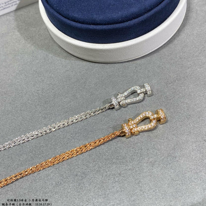 [LUXE]FORCE PULSERA DE CUERDA CON CADENA DE DIAMANTE Y HERRADURA PEQUEÑA