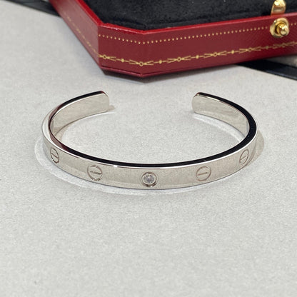 [LUXE] PULSERA DE AMOR DE 6,1 MM CON 1 DIAMANTE Y BRAZALETE ABIERTO 