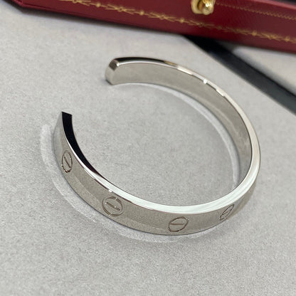 [LUXE] PULSERA DE AMOR DE 6,1 MM CON 1 DIAMANTE Y BRAZALETE ABIERTO 