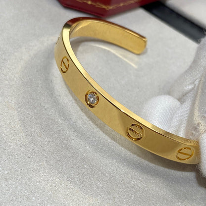 [LUXE] PULSERA DE AMOR DE 6,1 MM CON 1 DIAMANTE Y BRAZALETE ABIERTO 