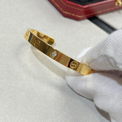 [LUXE] PULSERA DE AMOR DE 6,1 MM CON 1 DIAMANTE Y BRAZALETE ABIERTO 