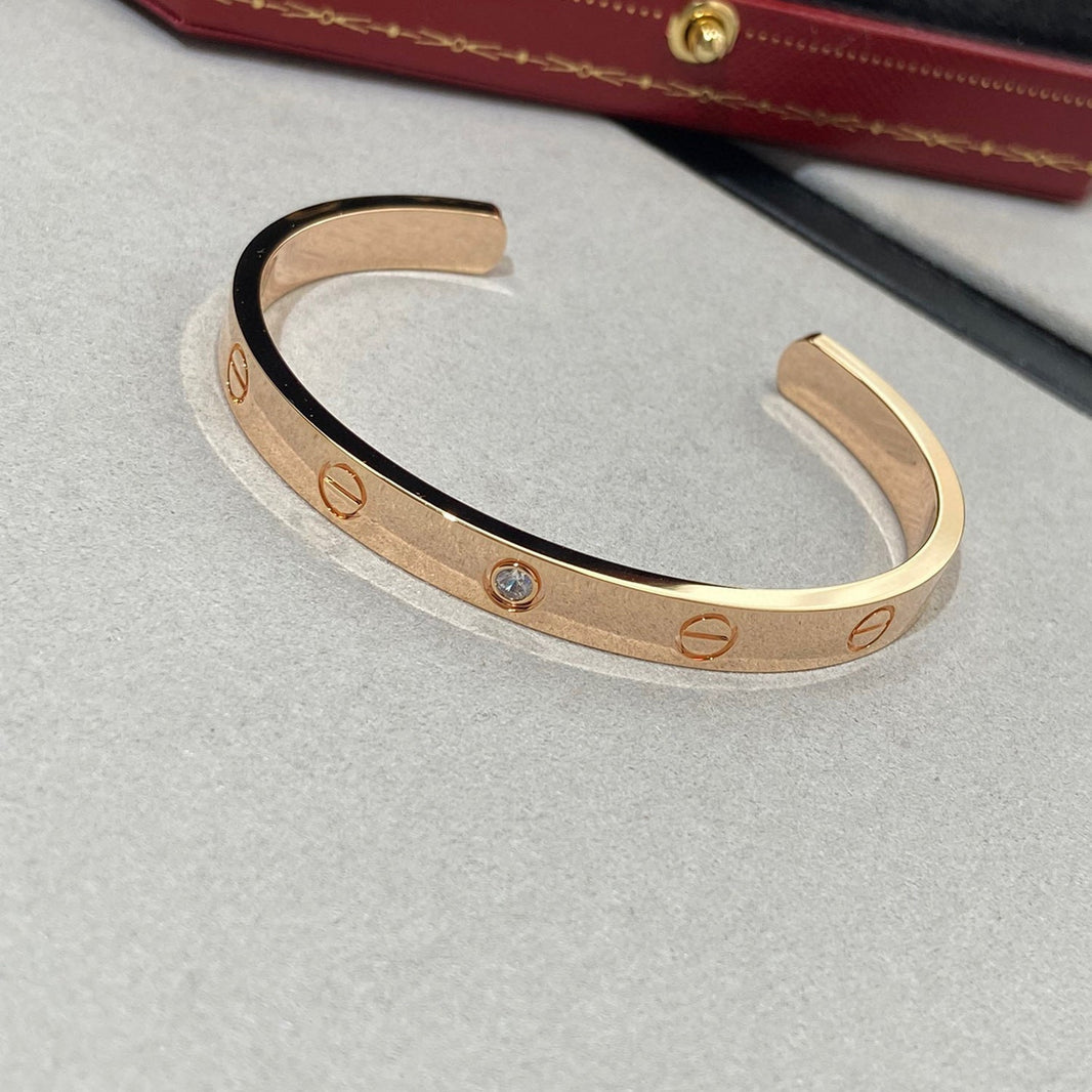 [LUXE] PULSERA DE AMOR DE 6,1 MM CON 1 DIAMANTE Y BRAZALETE ABIERTO 