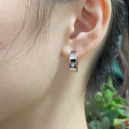 [LUXE] LOVE EARRINGS 5.7MM 2 DIAMONDS