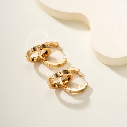[LUXE] LOVE 3.3MM DANGLE HALF DIAMOND EARRINGS