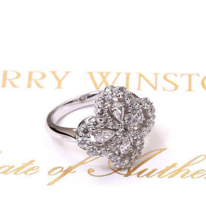[LUXE] ANILLO DE ARO CON MOTIVO COMPLETO DE DIAMANTE, 16 MM DE PLATA