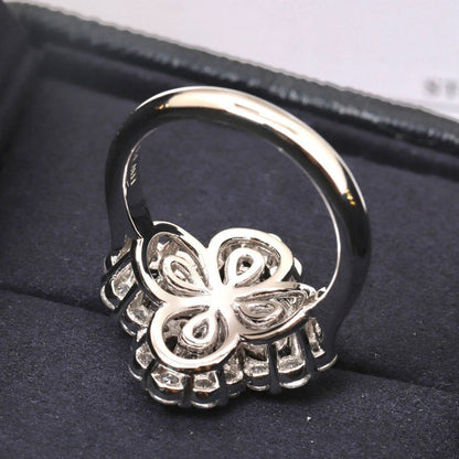 [LUXE] ANILLO DE ARO CON MOTIVO COMPLETO DE DIAMANTE, 16 MM DE PLATA