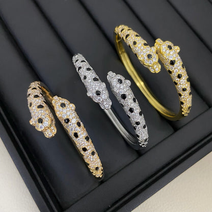 [LUXE] PANTHERE DOUBLE HEADED HALF DIAMOND OPEN BRACELET