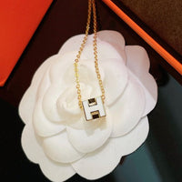 [LUXE]H COLLAR CUADRADO DE ORO BLANCO
