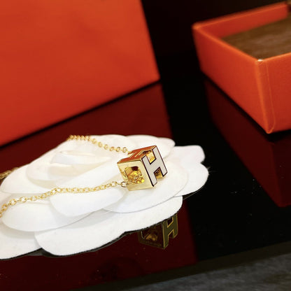 [LUXE]H COLLAR CUADRADO DE ORO BLANCO