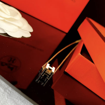 [LUXE]H COLLAR CUADRADO DE ORO BLANCO