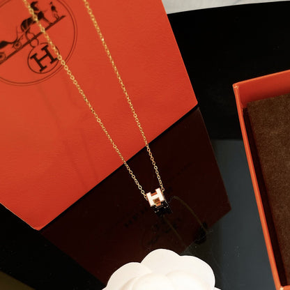 [LUXE]H COLLAR CUADRADO DE ORO BLANCO