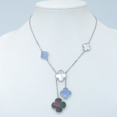 [LUXE] COLLAR DE TRÉBOL DE CALCEDONIA CON 6 MOTIVOS DE PLATA 