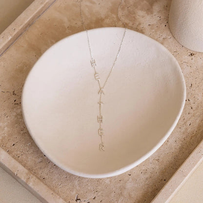 Collar con nombre Lariat