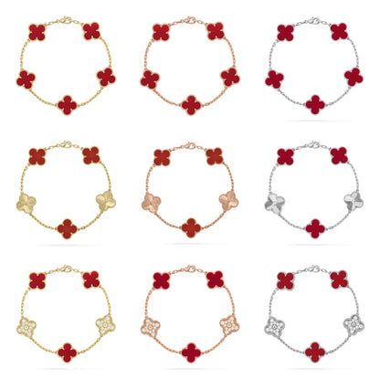 [LUXE] PULSERA DE ORO CON 5 MOTIVOS DE TRÉBOL Y CORNALINA 