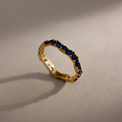 Anillo con piedra de nacimiento marquesa escalonada