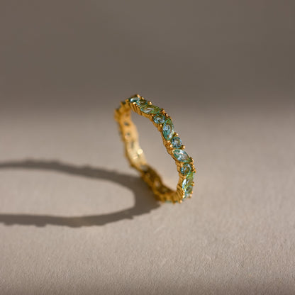 Anillo con piedra de nacimiento marquesa escalonada
