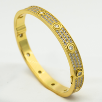 [LUXE] PULSERA LOVE DE 6,1 MM CON PAVÉ DE DIAMANTES Y 10 DIAMANTES GRANDES