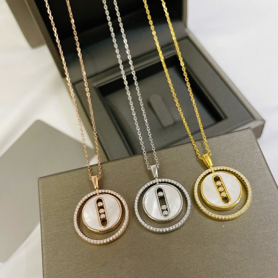[LUXE] LUCKY MOVE MM NACRE BLANCHE DIAMOND NECKLACE