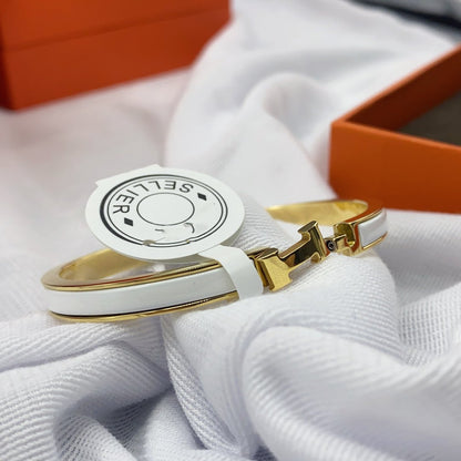 [LUXE] PULSERA CLÁSICA HM CLIC BLANCA DE 8 MM CON ESMALTE