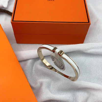 [LUXE] PULSERA CLÁSICA HM CLIC BLANCA DE 8 MM CON ESMALTE