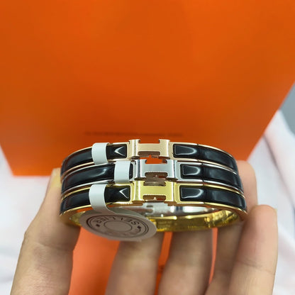 [LUXE] PULSERA CLÁSICA HM CLIC NEGRA DE 8 MM CON ESMALTE