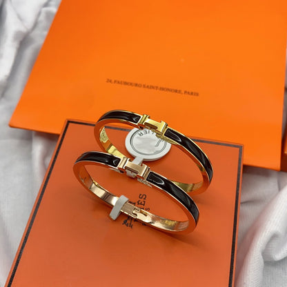 [LUXE] PULSERA CLÁSICA HM CLIC NEGRA DE 8 MM CON ESMALTE