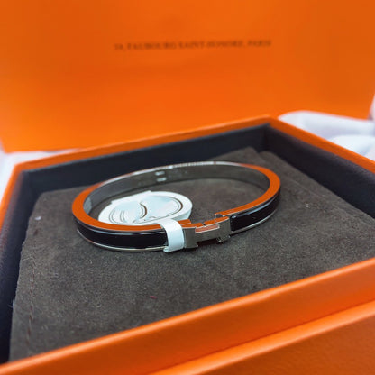 [LUXE] PULSERA CLÁSICA HM CLIC NEGRA DE 8 MM CON ESMALTE