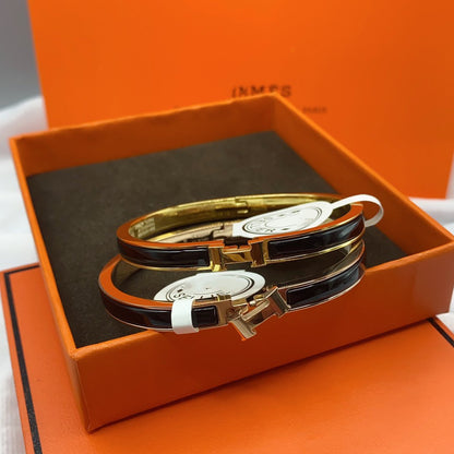 [LUXE] PULSERA CLÁSICA HM CLIC NEGRA DE 8 MM CON ESMALTE