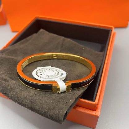 [LUXE] PULSERA CLÁSICA HM CLIC NEGRA DE 8 MM CON ESMALTE