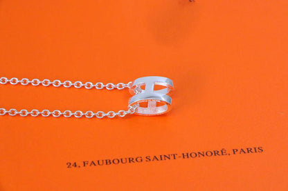 [LUXE]COLLAR HM SERIE LETRA H OVALADA