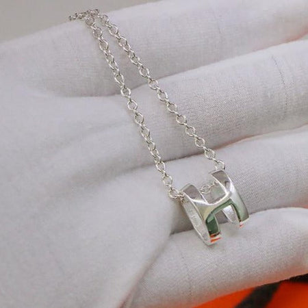[LUXE]COLLAR HM SERIE LETRA H OVALADA
