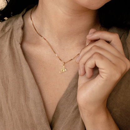 Collar con piedra de nacimiento inicial