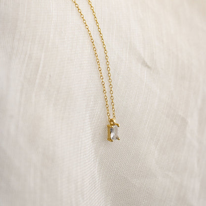 Collar de diamantes de salvia