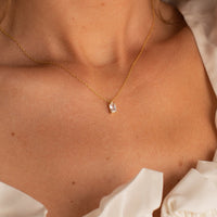 Collar de diamantes de salvia