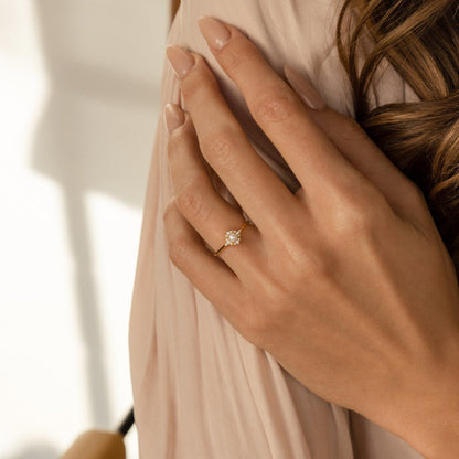 Anillo vintage con perla pavé