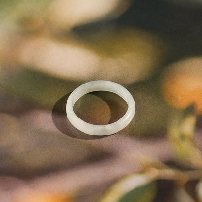 Anillo de jade delgado
