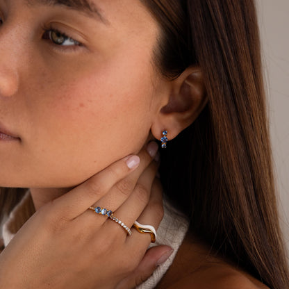 Pendientes Huggies con piedra de nacimiento y corte princesa