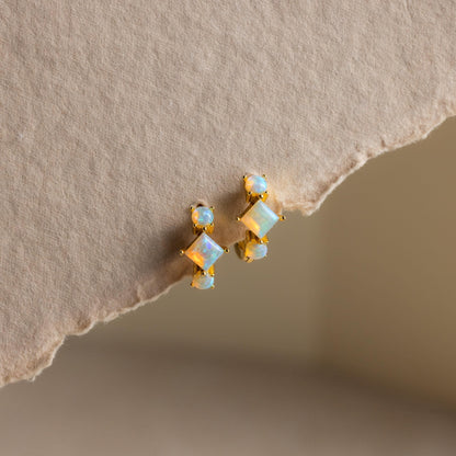 Pendientes Huggies con piedra de nacimiento y corte princesa