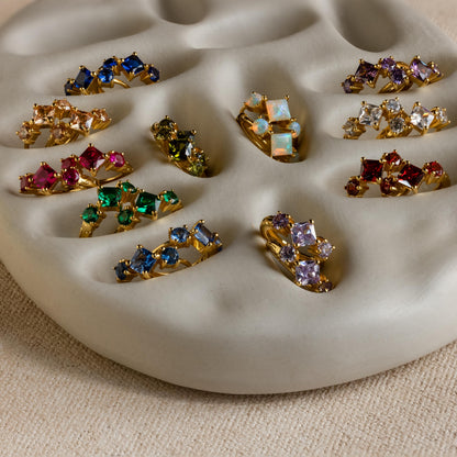 Pendientes Huggies con piedra de nacimiento y corte princesa