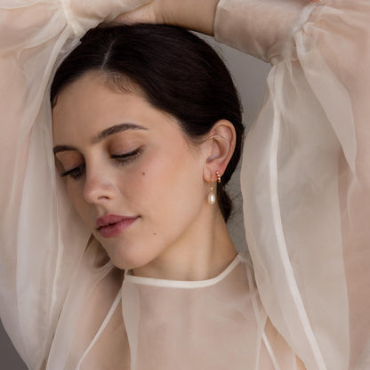 Pendientes colgantes de perlas y diamantes