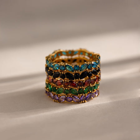 Anillo con piedra de nacimiento marquesa escalonada