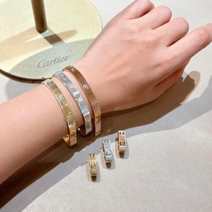 [LUXE] LOVE UNLIMITED RING DIAMONDS