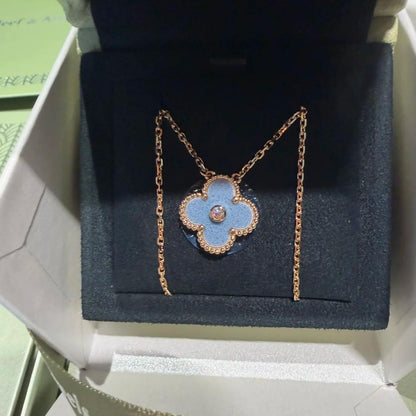 [LUXE] 2026 CLOVER 15MM CHRISTMAS LIMITED EDITION SINGLE FLOWER NECKLACE
