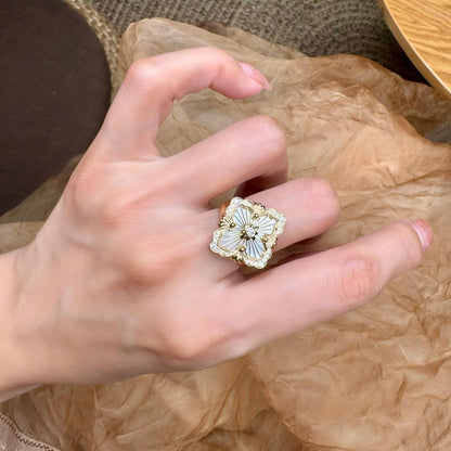 [LUXE JEWELRY] OPERA TULLE  RING WITH  ENAMEL BACKGROUND