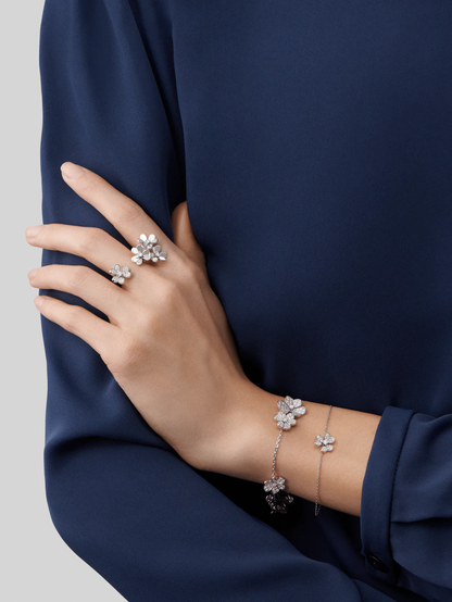 [LUXE]FRIVOLE PULSERA DE FLOR DE PLATA CON DIAMANTES 