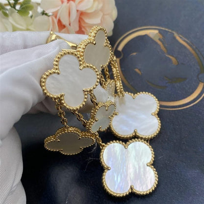 [LUXE]PENDIENTES TRÉBOL BLANCO 4 MOTIVOS ORO